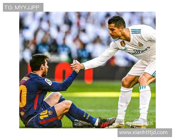 德国足球巨星与C罗激战,巅峰对决演绎足球传奇与荣耀 德国足球巨星与C罗激战,巅峰对决演绎足球传奇与荣耀