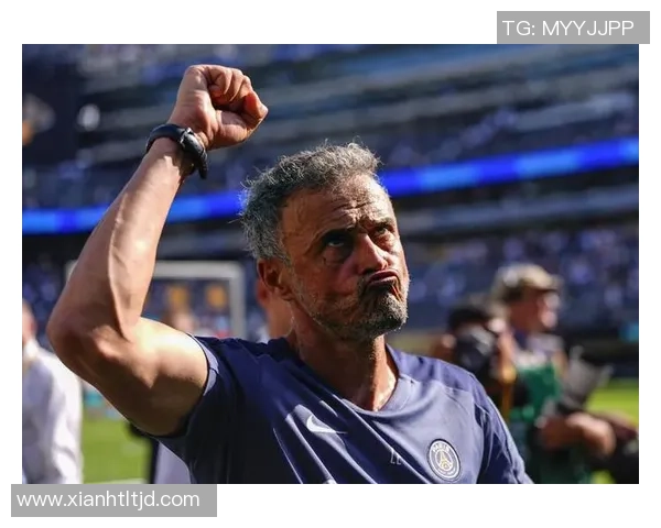 历史上从球星到教练的传奇足球人物及其执教成就分析 历史上从球星到教练的传奇足球人物及其执教成就分析